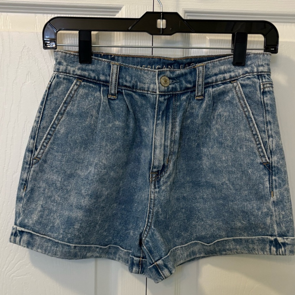 AE Pleated Mom Short